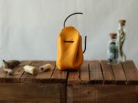sac médecine jaune